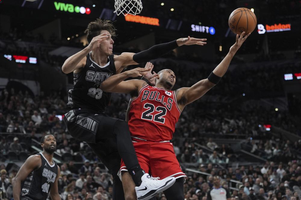 但两名中卫 但两名中卫