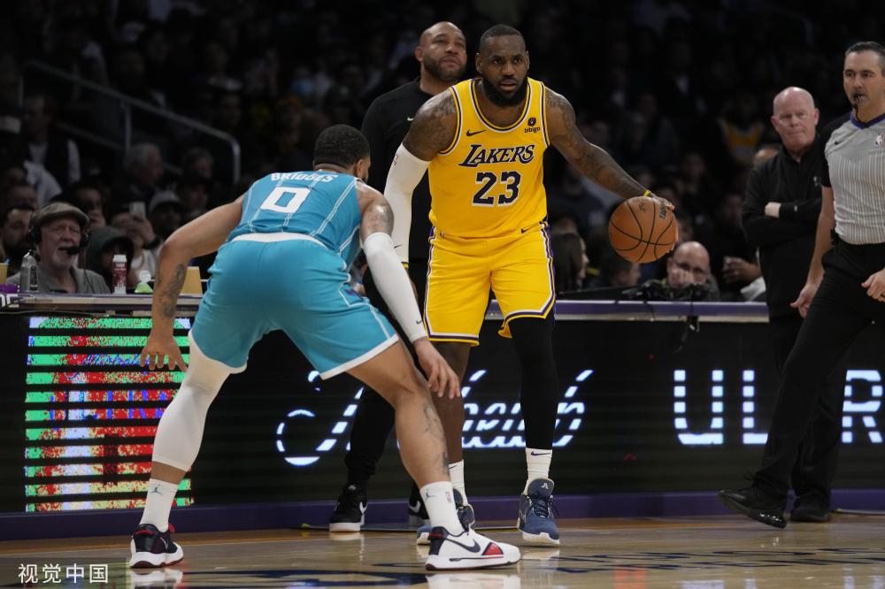 至少表面上 至少表面上