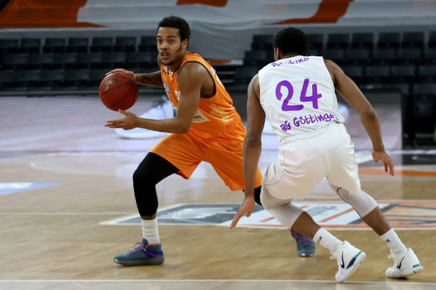 海的年轻人 海的年轻人